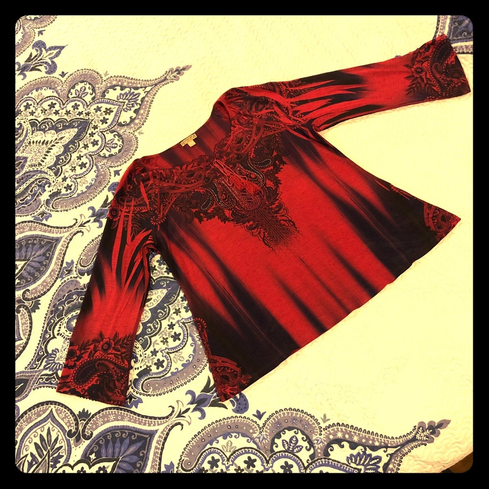 Beautiful Energe top with great design.